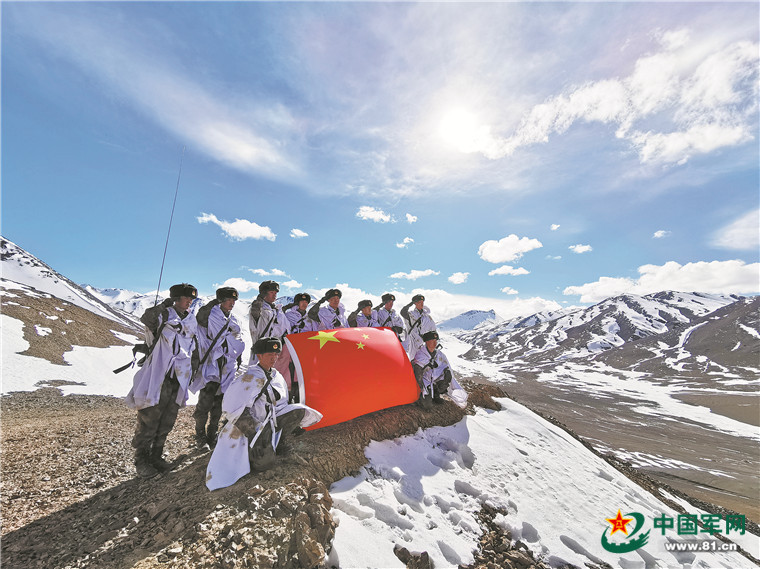 扎根天山南北座座軍營，這里有群發(fā)光發(fā)亮的“軍中之星”