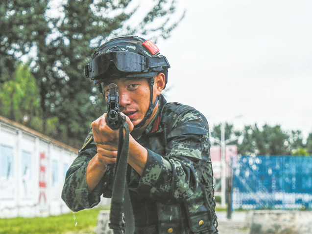 全軍士官優(yōu)秀人才獎獲得者張家潤：兩遇挫折，他選擇繼續(xù)沖鋒