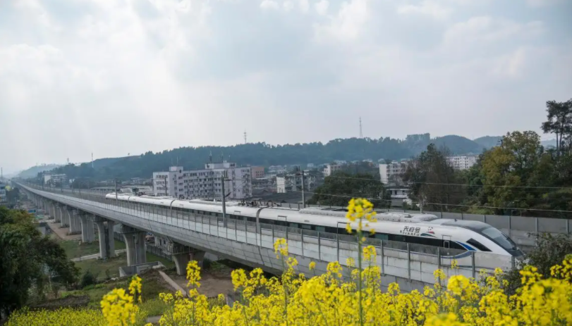 鐵路助力春耕生產(chǎn)讓田野充滿春天的希望